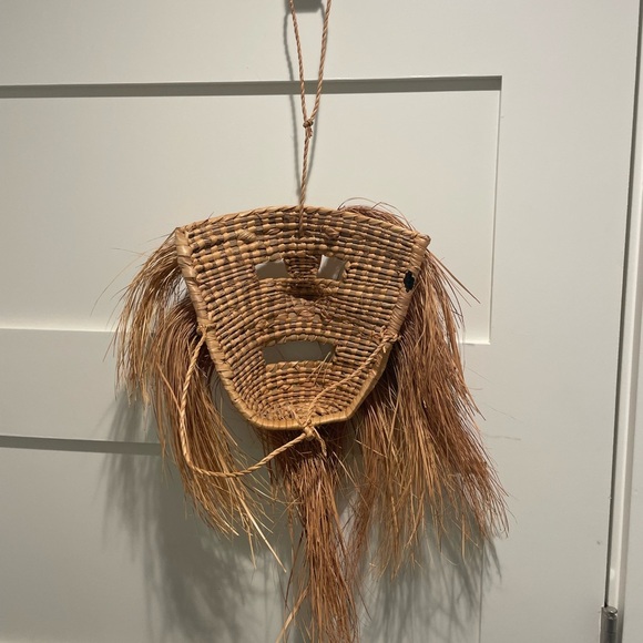 Artisan Woven Lion Face Mask - Picture 6 of 6